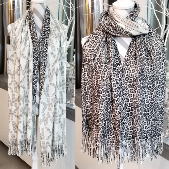 ❤LAST 1❤ MICHAEL KORS LEOPARD AND LOGOS SCARF - Picture 4 of 4